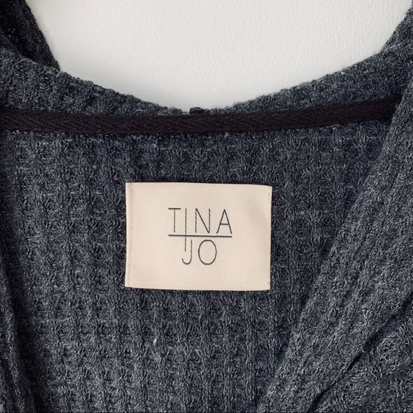 Tina + Jo NWOT Dark Charcoal Gray Thermal Top - Picture 4 of 5